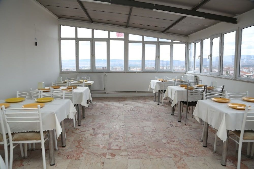 Beyaz Otel