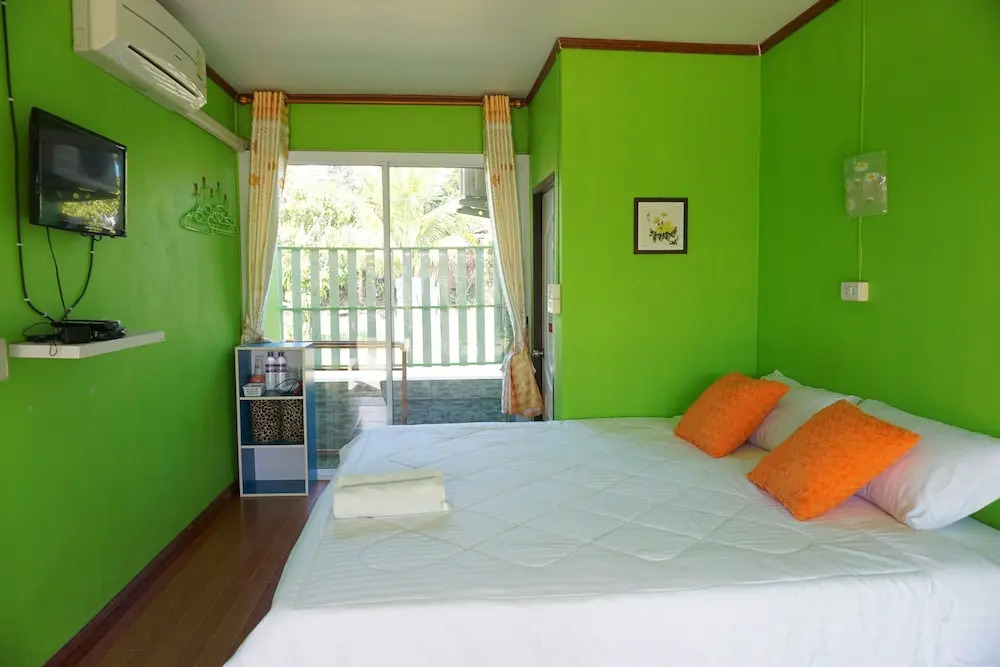 Thong Hug House Resort