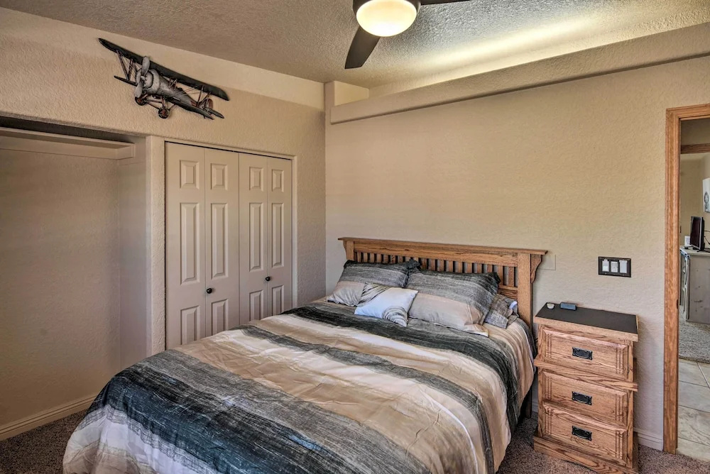 Heated Pool, Spa & Mtn Views: Lake Havasu Home!
