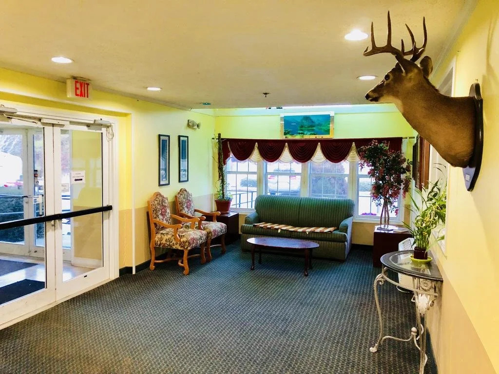 Holiday Lodge - Greensboro/Lake Oconee