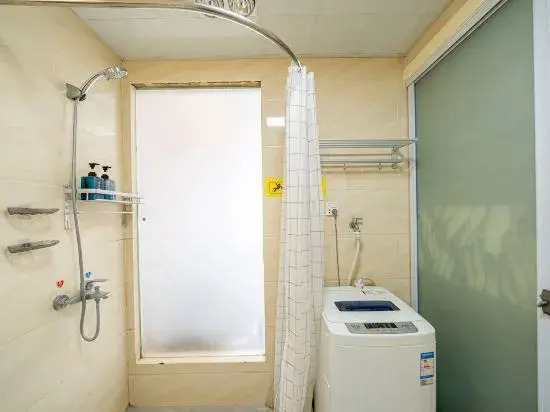 Wanjia Cinema Apartment (Shanghai Pujiang High-Tech Park Branch)