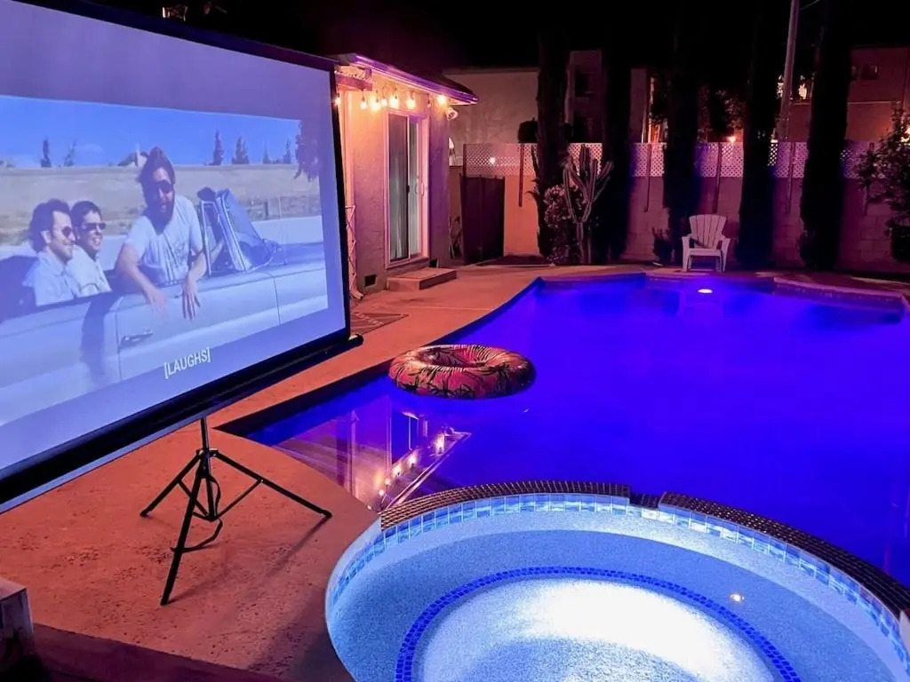 Endless summer in LA *HEATED POOL/HOT TUB/CABANA*