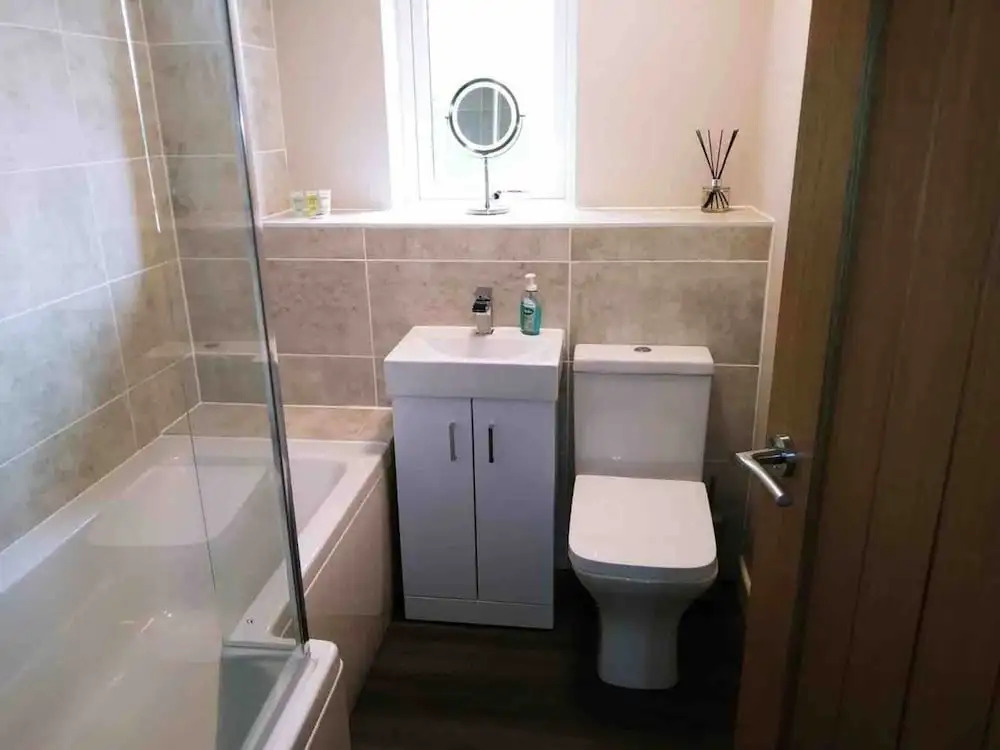 Ideal Selly Oak Home - Family or Business