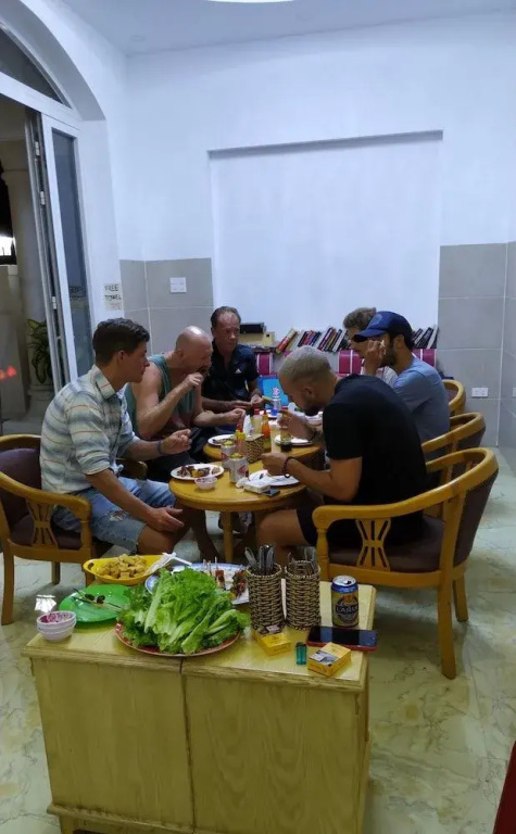 Happy Monkey Hostel