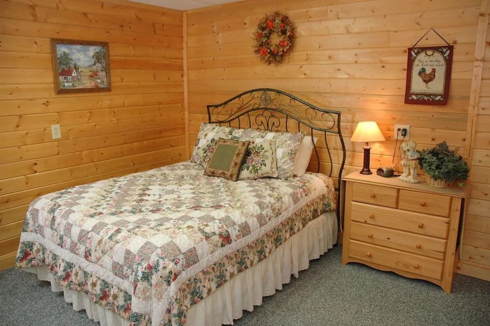 MAJESTIC OAKS - 3 Br Cabin