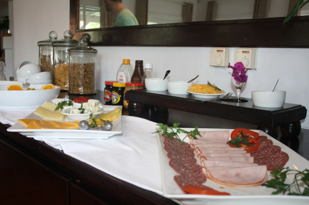 Redbourne Country Lodge- Lion Roars Hotels & Lodges