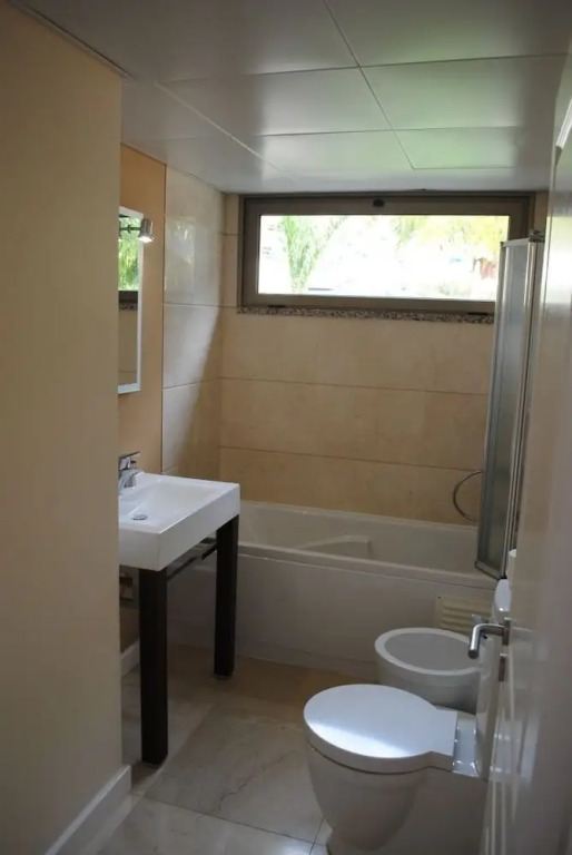 Plaza Bay Luxury Apartment with Swimming Pool
