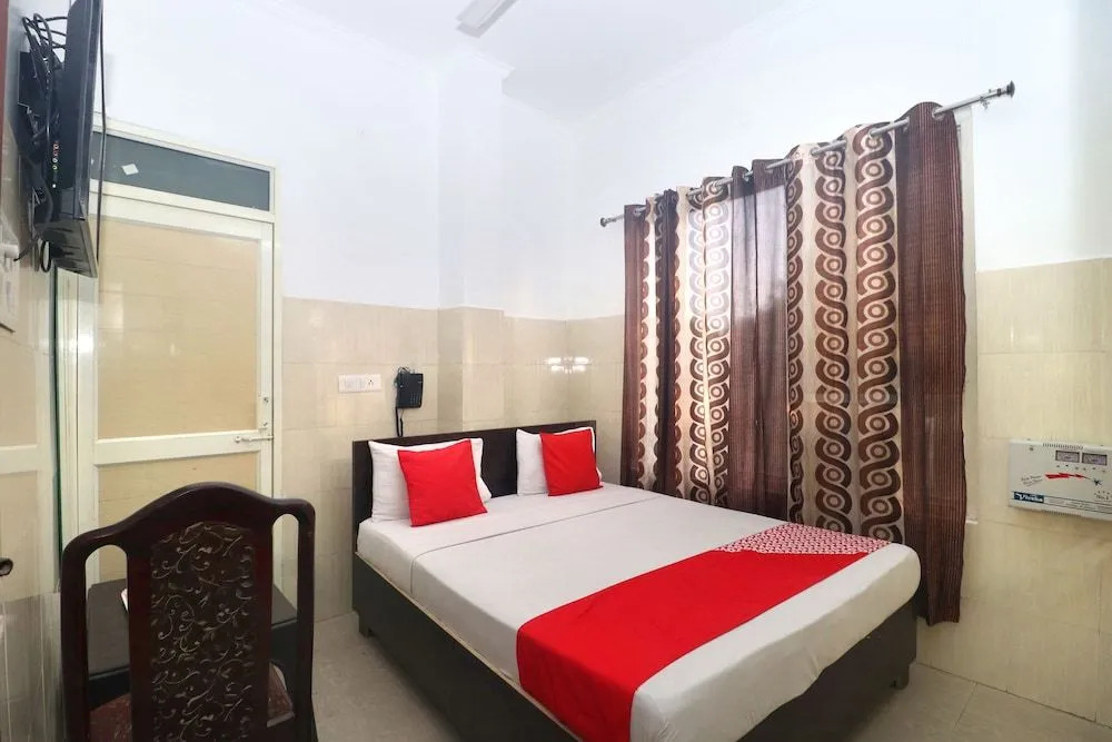 OYO 19318 Jn Residency