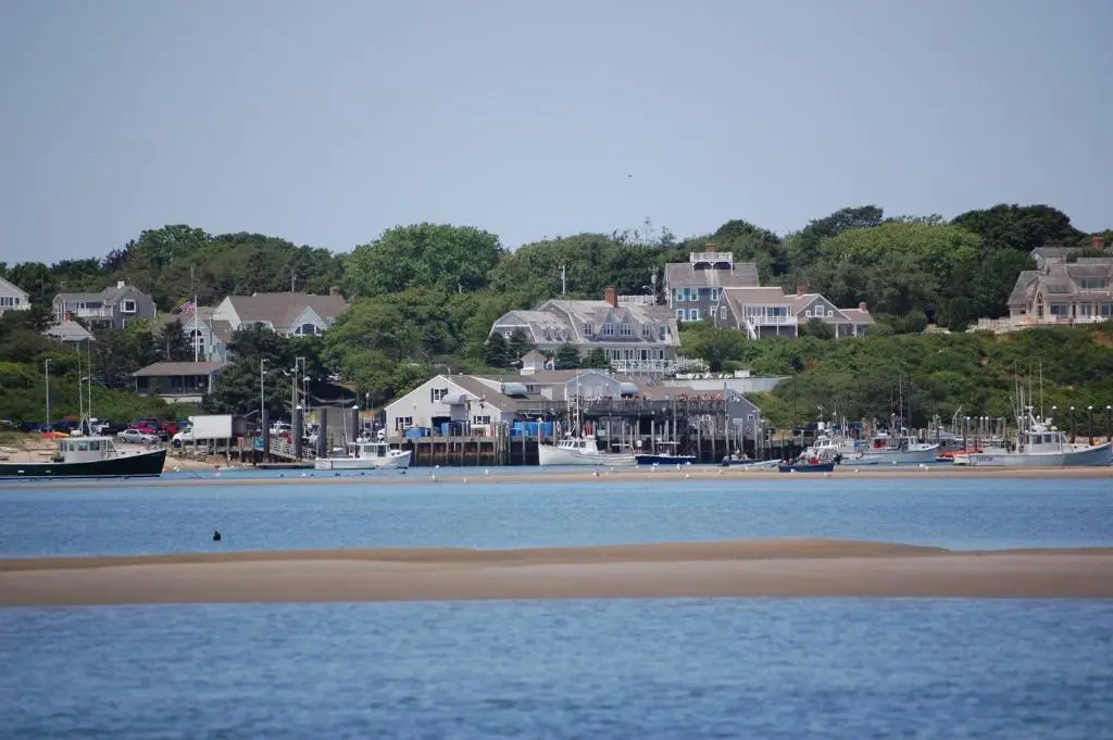 Old Harbor Inn