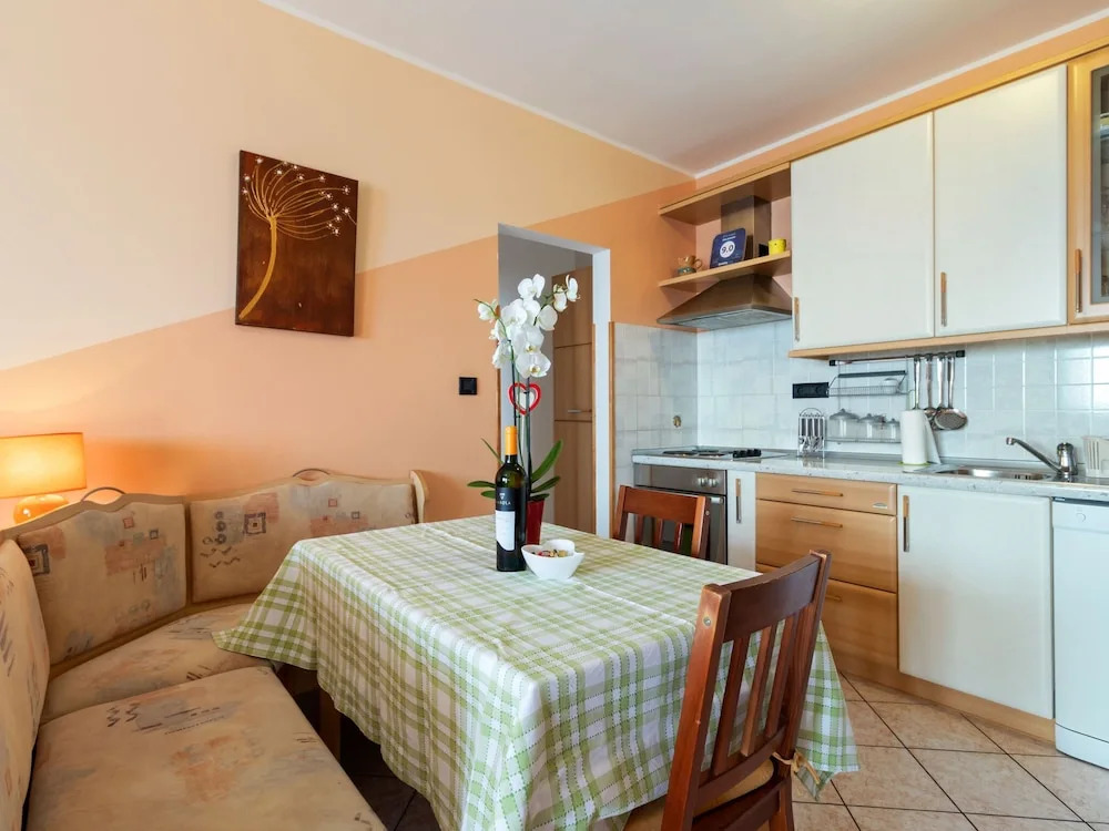 Attractive Villa Antonio Apartment in Opatija near Črnikovica Beach