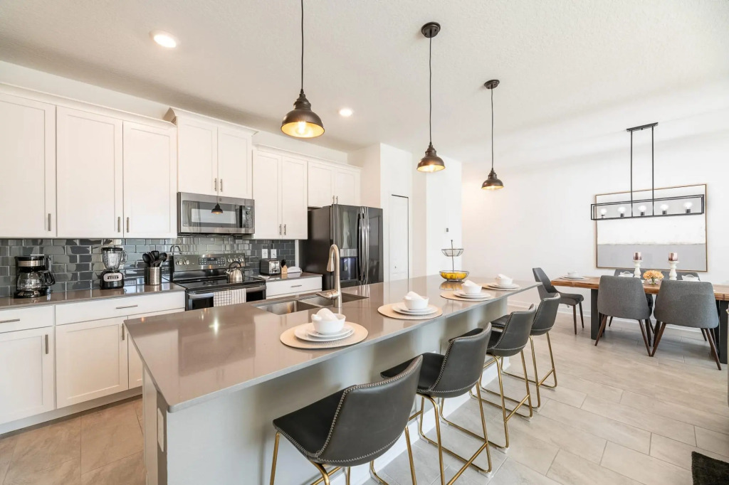 Sweet and spacious home with private pool near Disney