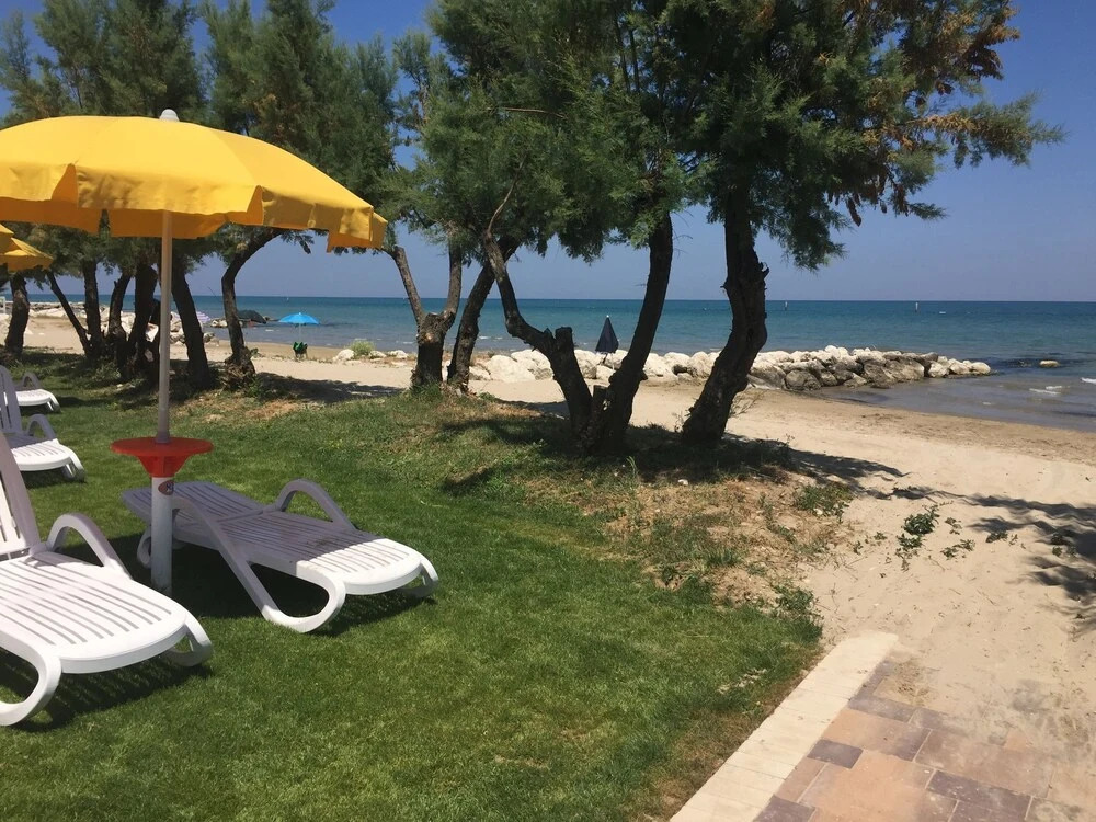 House in Residence With Swimming Pool, Near the Sea