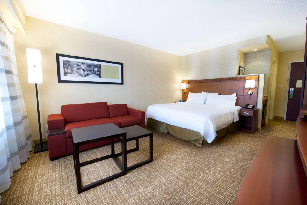 Courtyard by Marriott Mississauga-Airport Corporate Centre West
