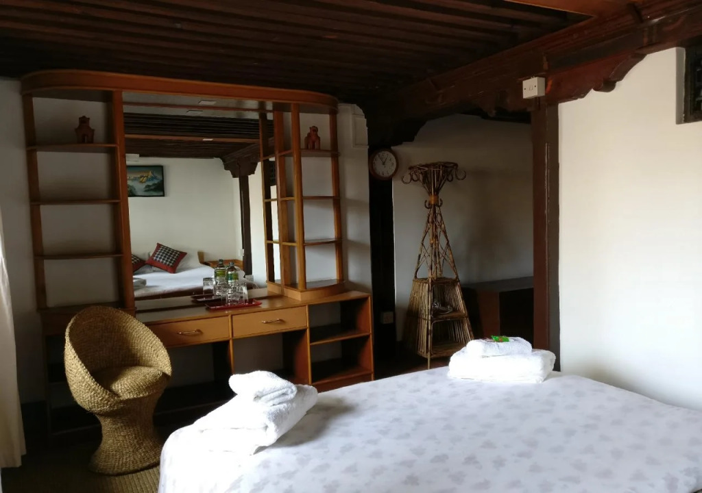 Hiranya Guest House