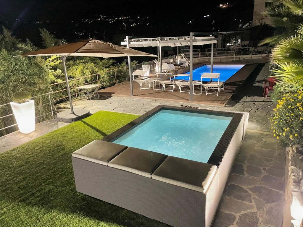 La Villetta - cozy and independent house Swimming pool for exclusive use, private parking, wifi, wall box and air conditioning