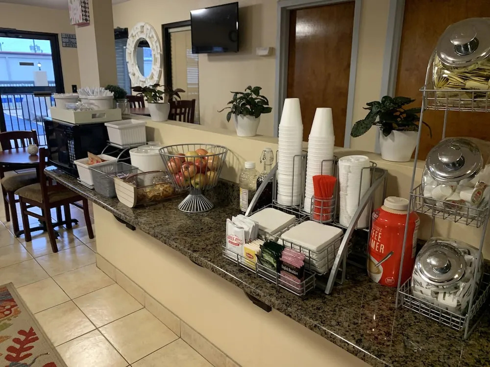 Carolina Inn & Suites at Lake Norman