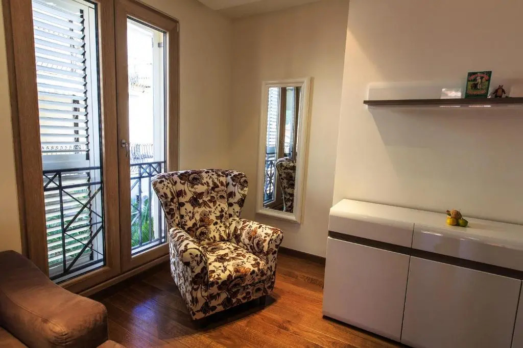 De Lux Apartments