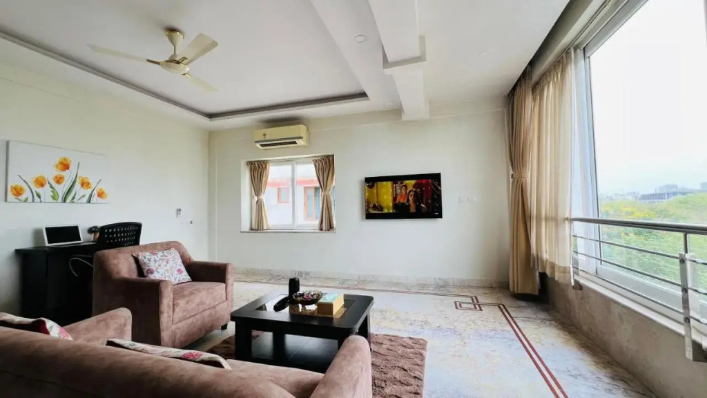 OYO 28208 99 Kombo Inn