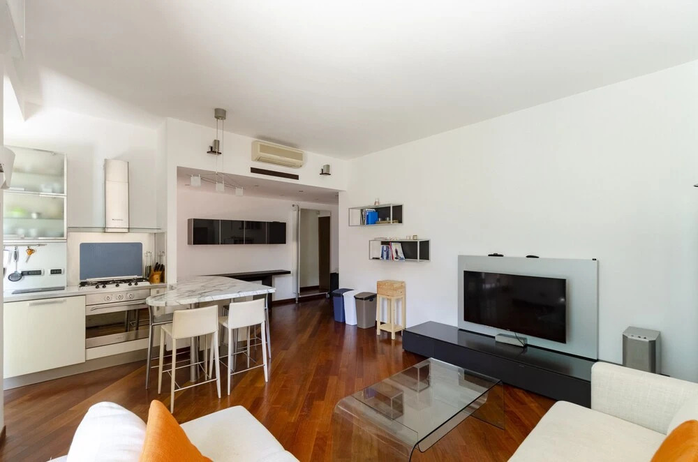 JOIVY Stylish Flat W/Terrace