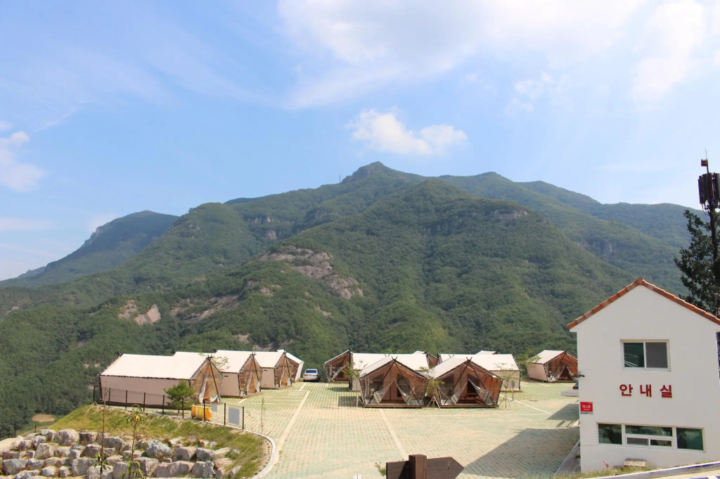 Muju Ppalgangchima Resort Glamping