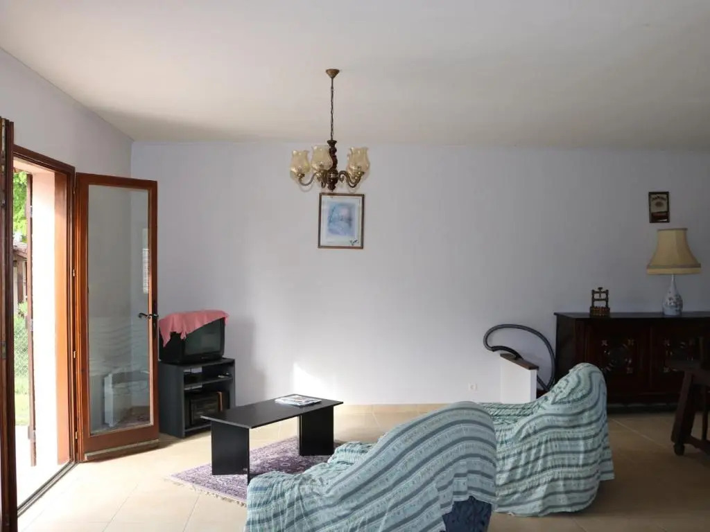 Maison Calme avec Jardin, Proche Lac et Centre, Animaux Bienvenus, Ménage Inclus - FR-1-319-408