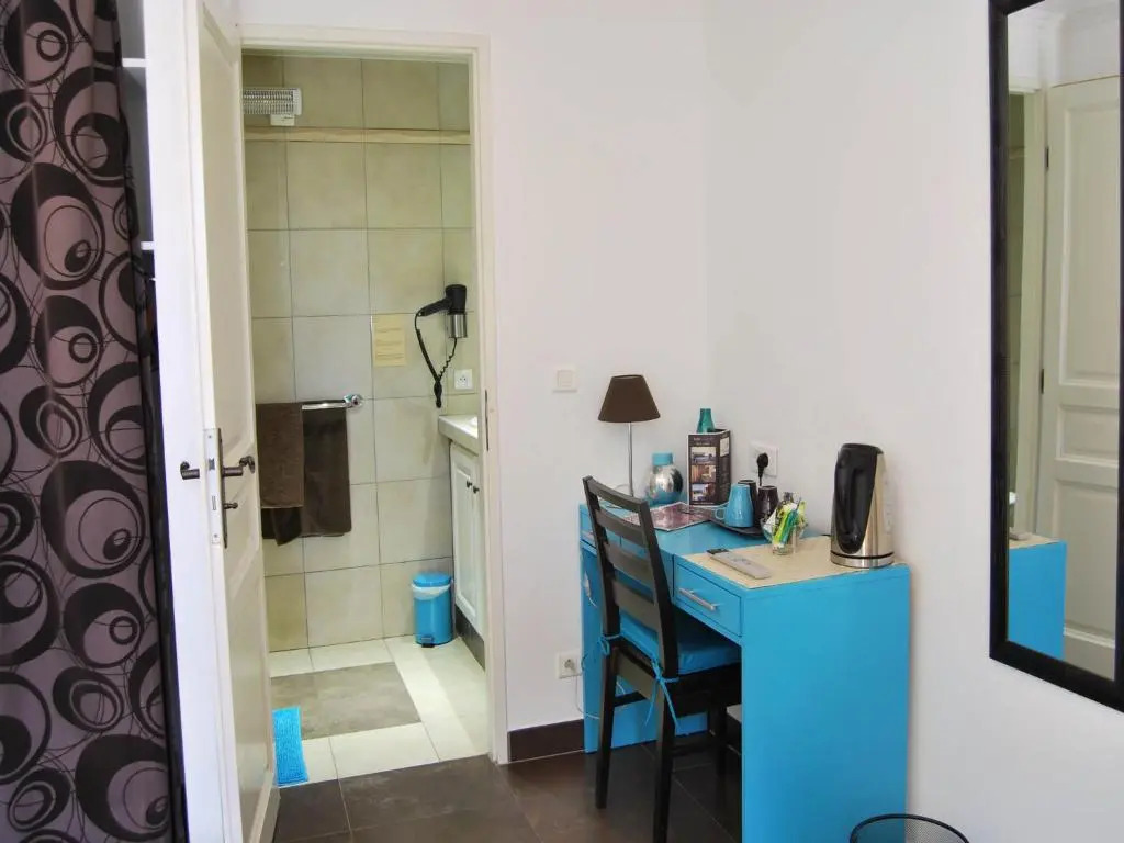 La Villa Nais PADEL&PISCINE -Suites & Appartements