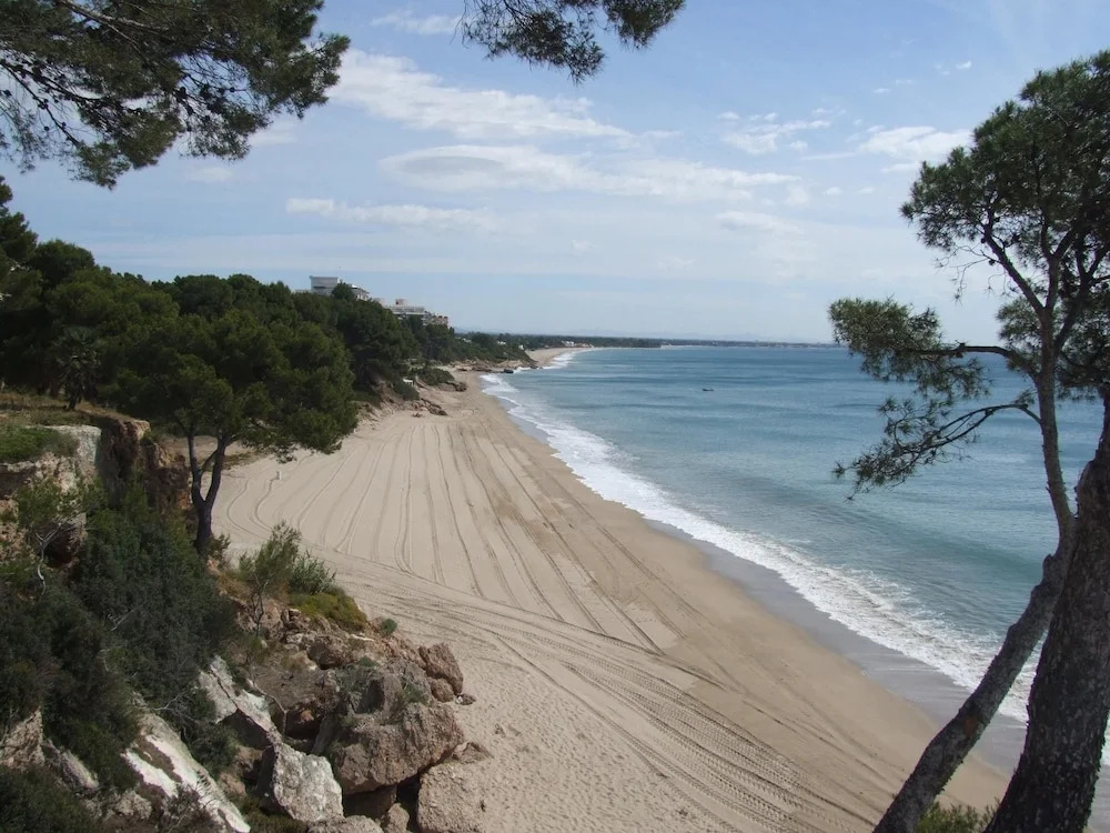 Villa With 4 Bedrooms in Mont-roig del Camp, With Private Pool and Fur