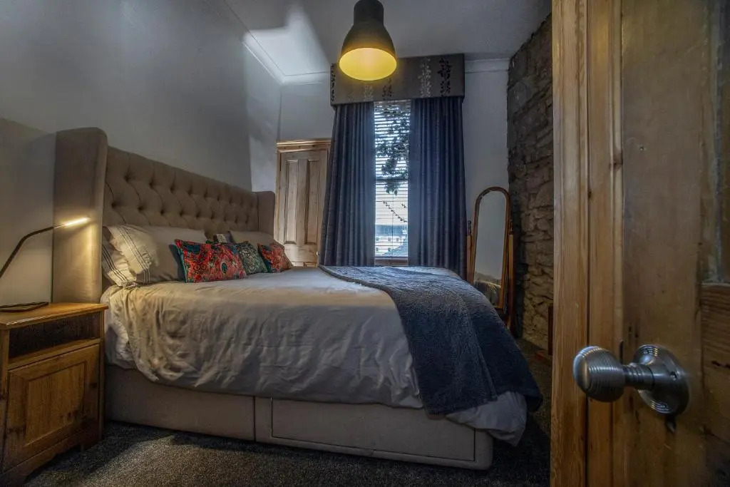 2 Bed in great location 15-20 Minutes walk to SEC
