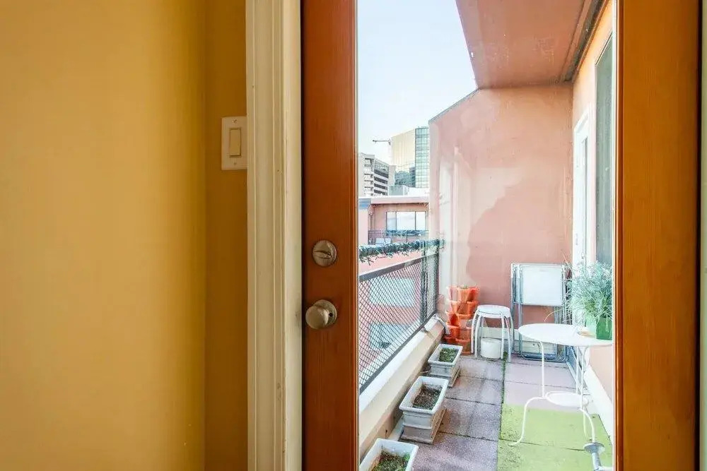 Gorgeous Rosslyn Penthouse w Views Free Parking Metro Subway