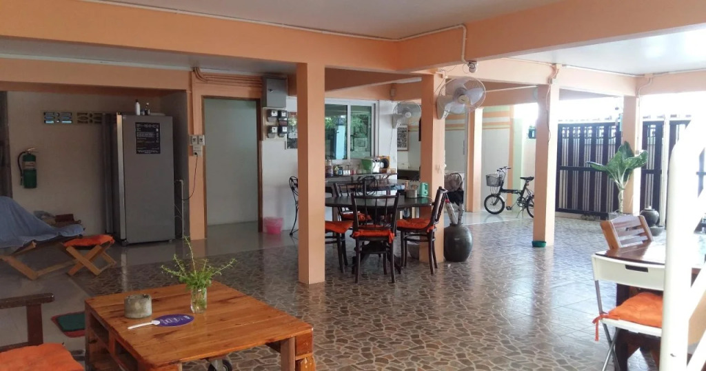 Jutharat Home