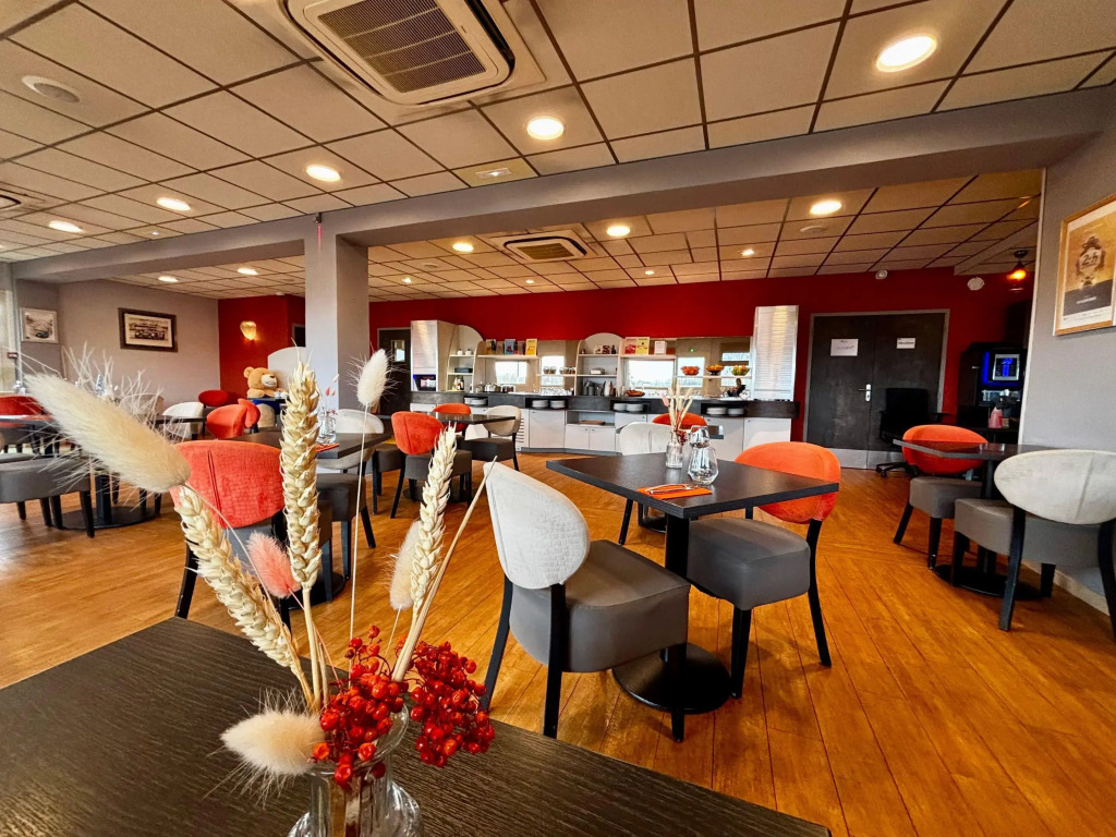Brit Hotel Les Evens