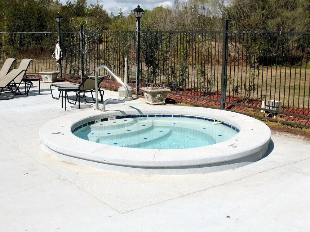 Colony Club U7 condo