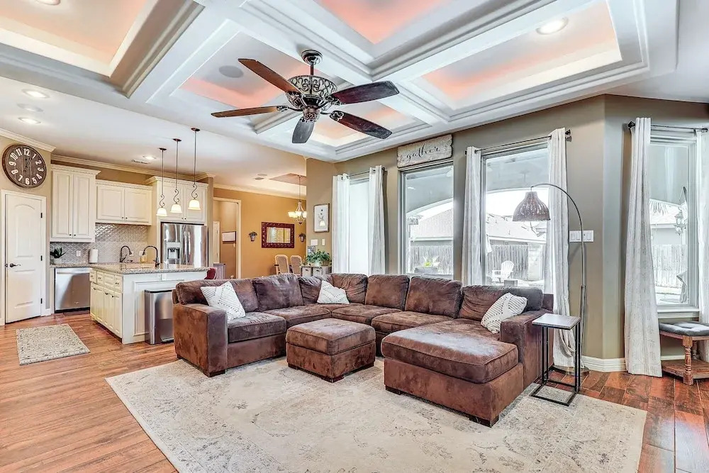 1 Mi to Vackar Stadium: Roomy Retreat w/ Pool