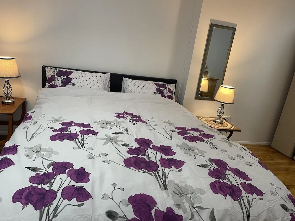 Inviting 2-bed Apartment Near Heathrow