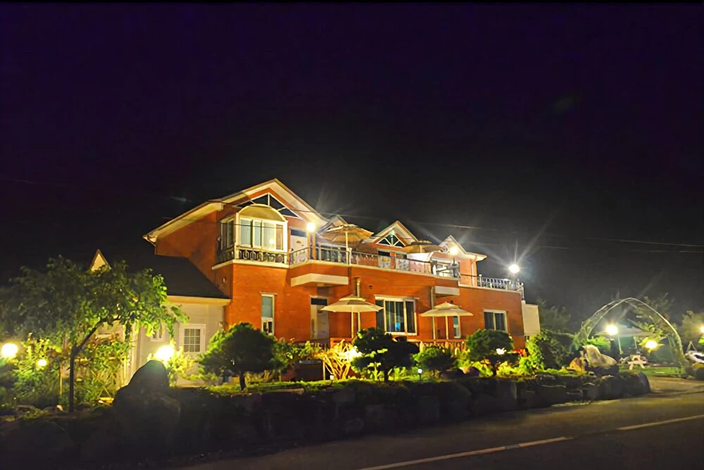 Gangneung Rest Under The Tree Pension