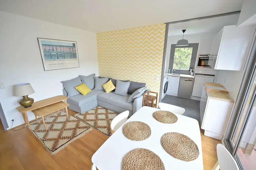 Very Nice Apartment With Balcony - 4p/1br - 600m From the Beach