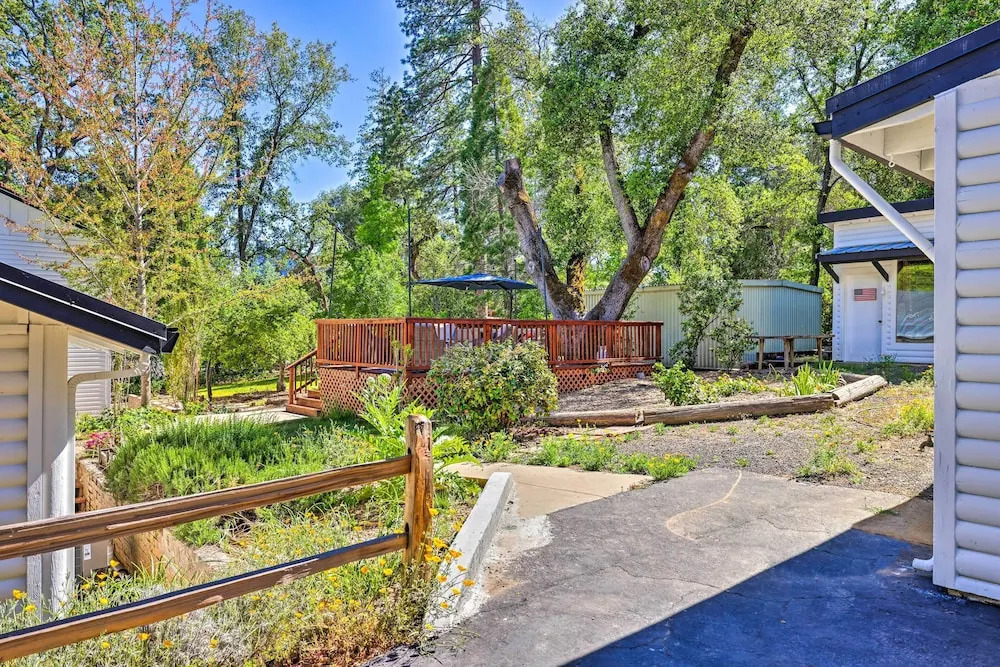 Steps to Dtwn Murphys: Cottage w/ Furnished Porch