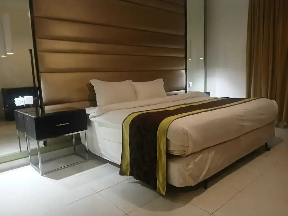 Alfursan Almotahida Serviced Apartments Alsalama Dist