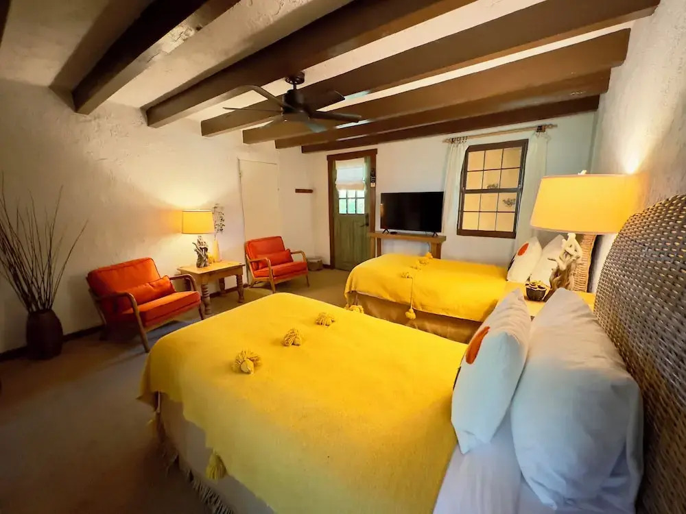 Old Taos Guesthouse B&B