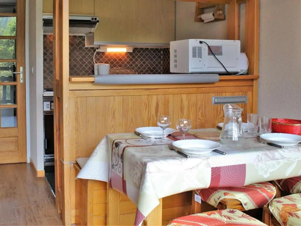 Appartement Risoul, 2 pièces, 4 personnes - FR-1-330-132