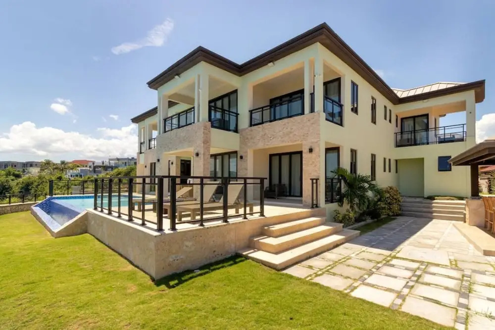 Ocean s Edge Fully Staffed Luxury Villa