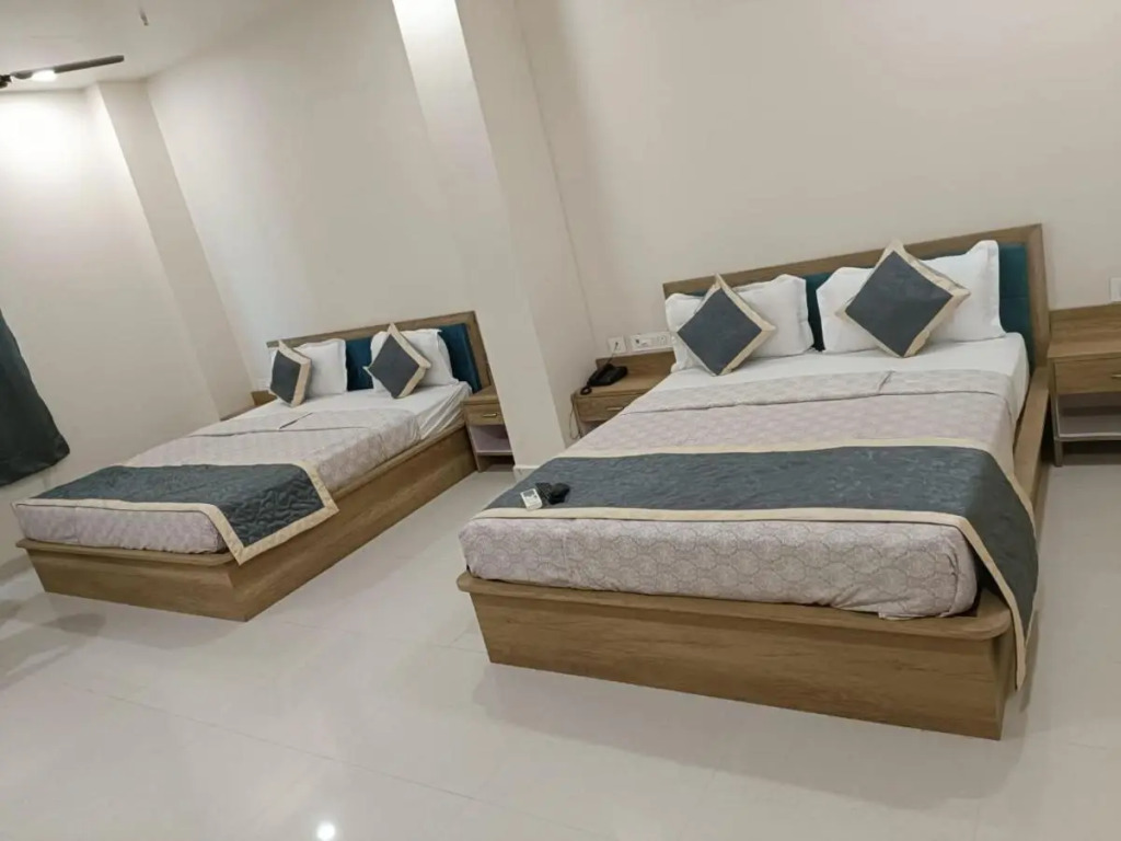 HOTEL KAVANA