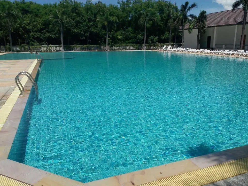 Large Studio,Fantastic Sea View, 55 m2 Jomtien beach.100m Beach. Swimming Pool.