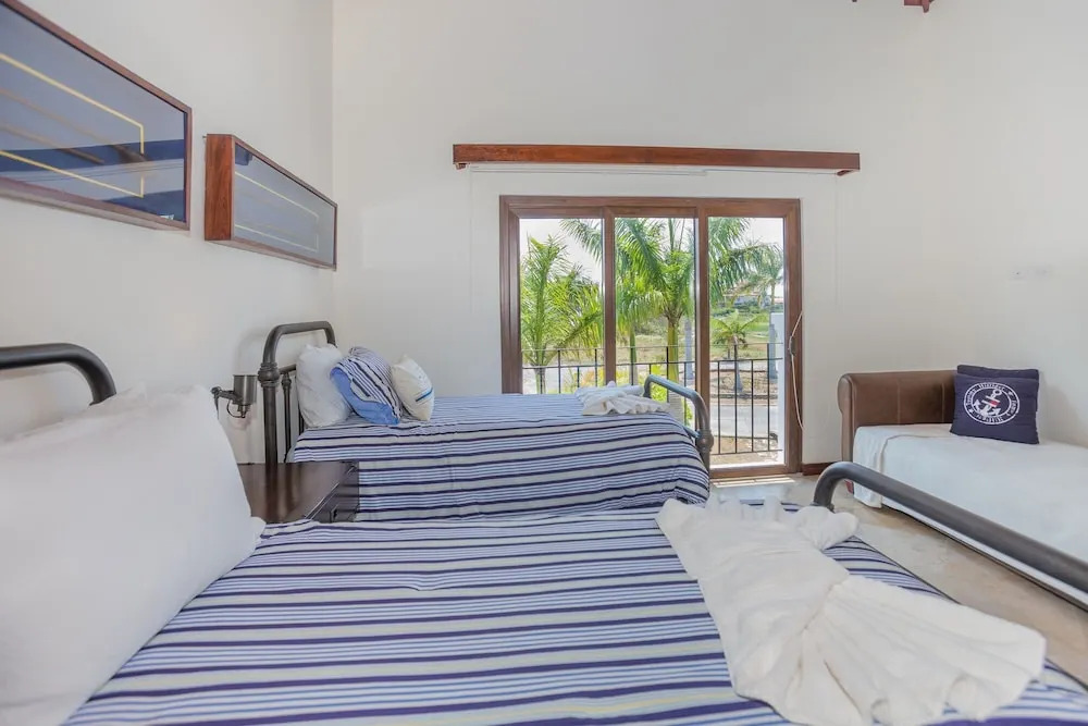 Pristine Bay 4033 4 Bedroom Home by RedAwning