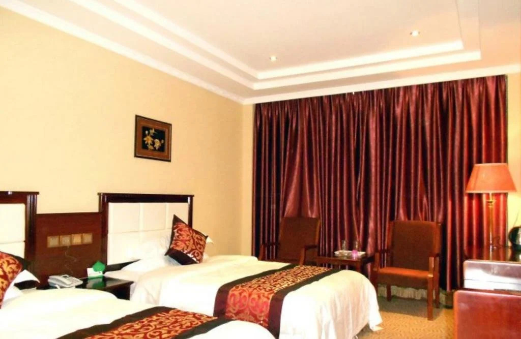 Linzhi Huarui Hotel