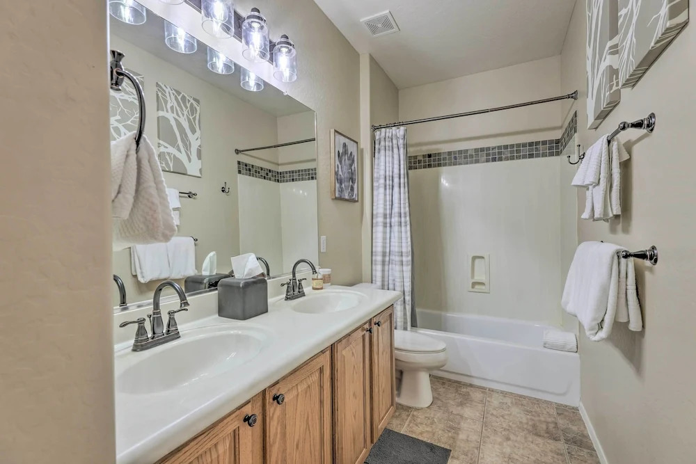 Near Golf & Spring Training: Goodyear Home w/ Pool