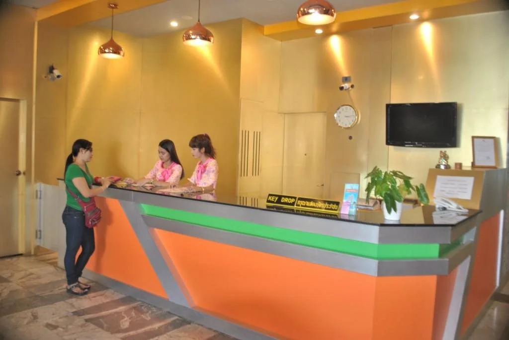 Lake Inn Hotel