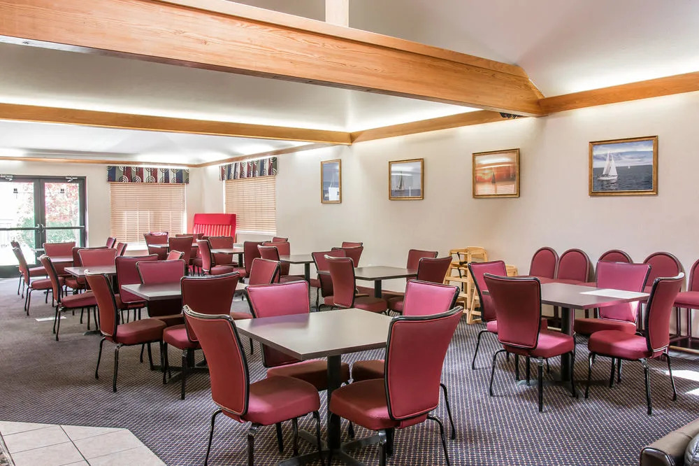 Quality Inn & Suites Muskegon
