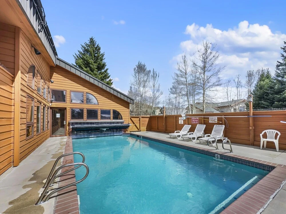303d Dillon Bay 2br Awesome Views 2 Bedroom Condo by RedAwning
