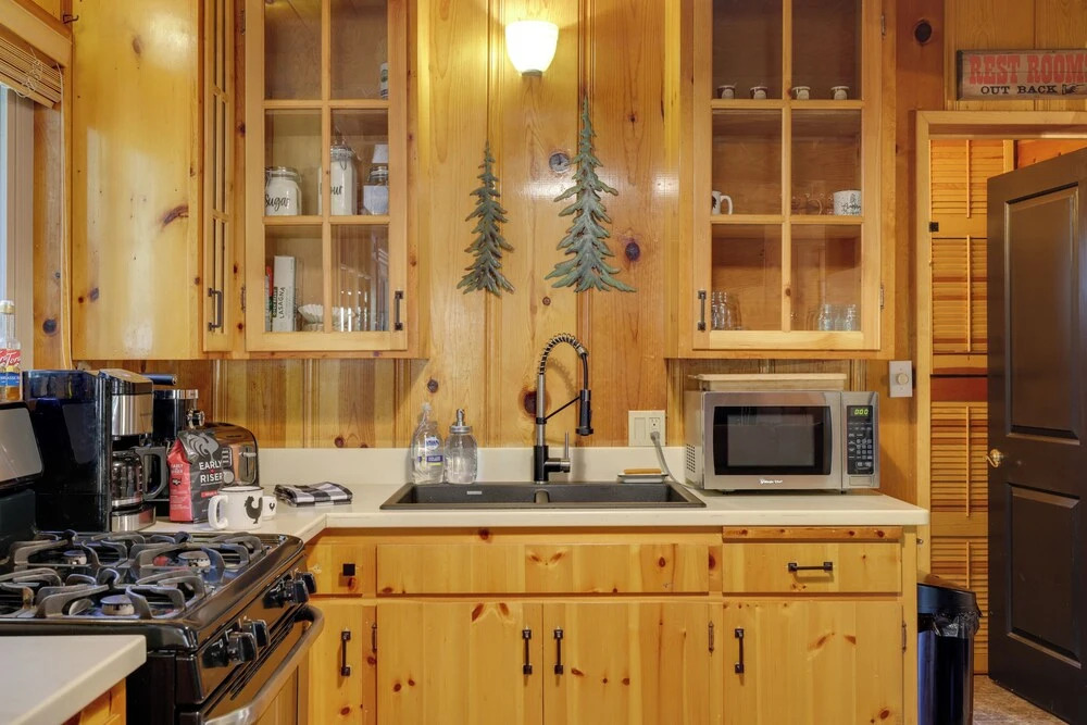 3 Mi to Big Trees State Park: Cabin w/ Scenic Deck